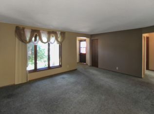 248 3rd St NE, Garrison, ND 58540