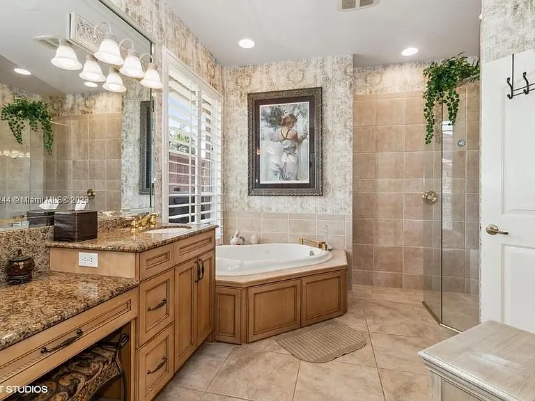 1524 Columbian Dr — Photo 32