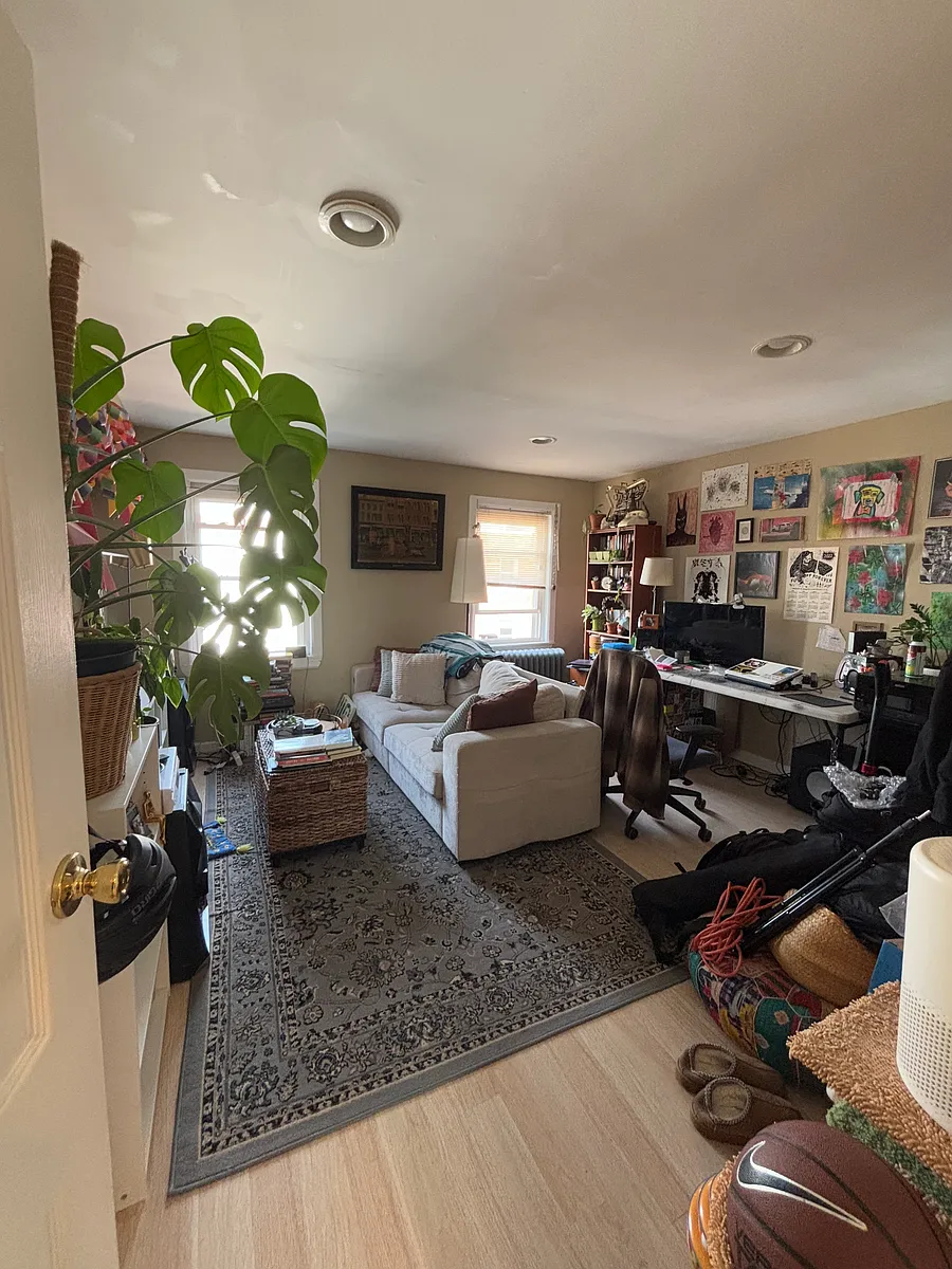 Building Photo - 1219 S 13th St #3F