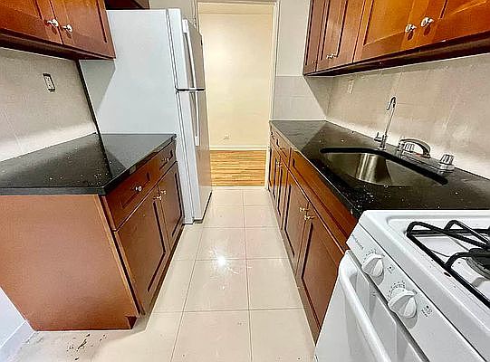 2nd image of 139-09 84th Dr #301