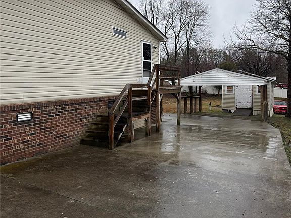 3rd image of 4191 Peachtree Ln