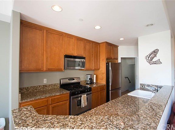 3rd image of 1323 Post Ave Unit C