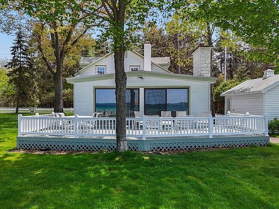 4th image of 5882 Crystal Beach Rd NW
