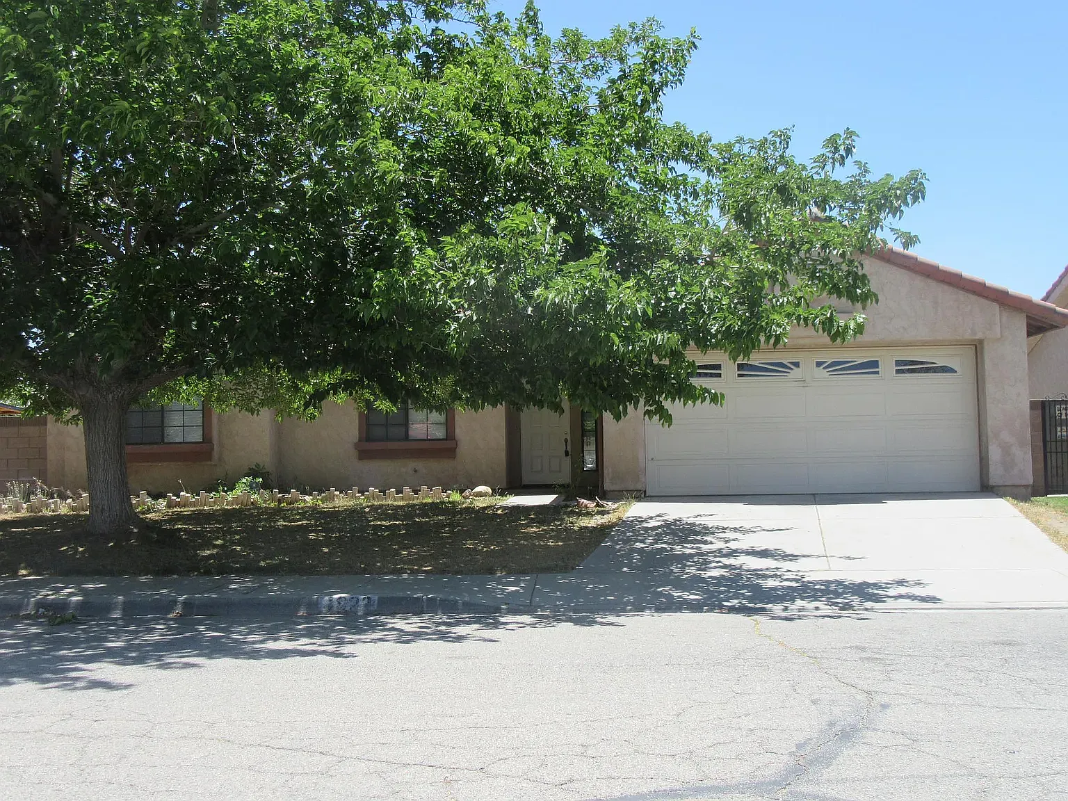 3 bed, 1424 sqft, $2,899 — Photo 1