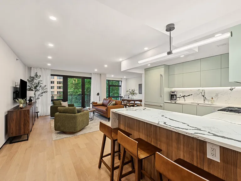 350 W 44th St #505 — Photo 1