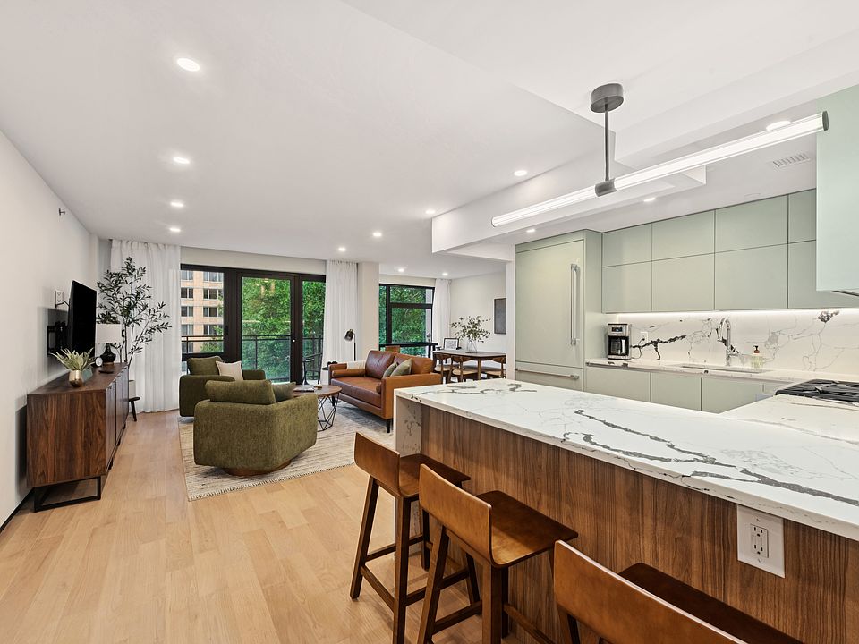1st image of 350 W 44th St #505