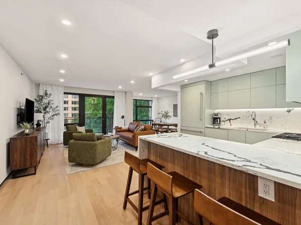 350 W 44th St, New York, NY