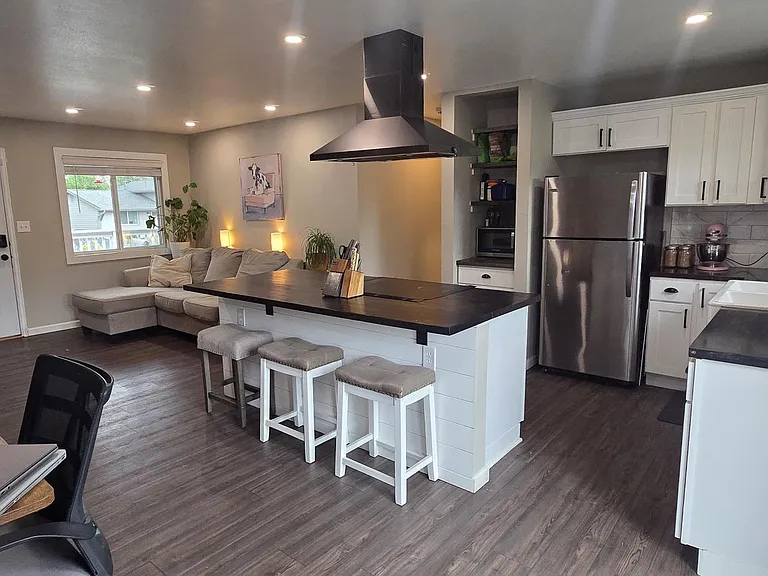 2104 Whitewood Dr — Photo 6