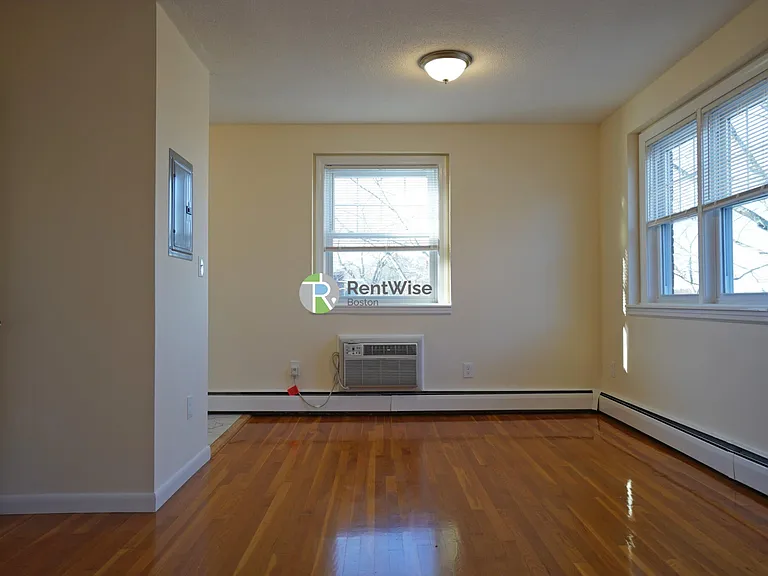 2018-03 Commonwealth Ave — Photo 2