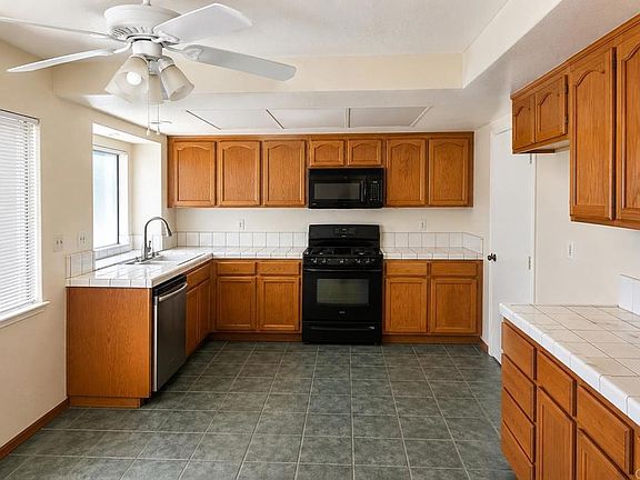 3rd image of 1880 Paradise Valley Ct