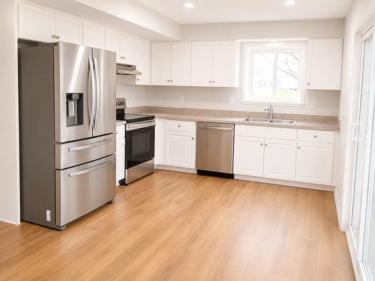 211 Hacker St — Photo 11