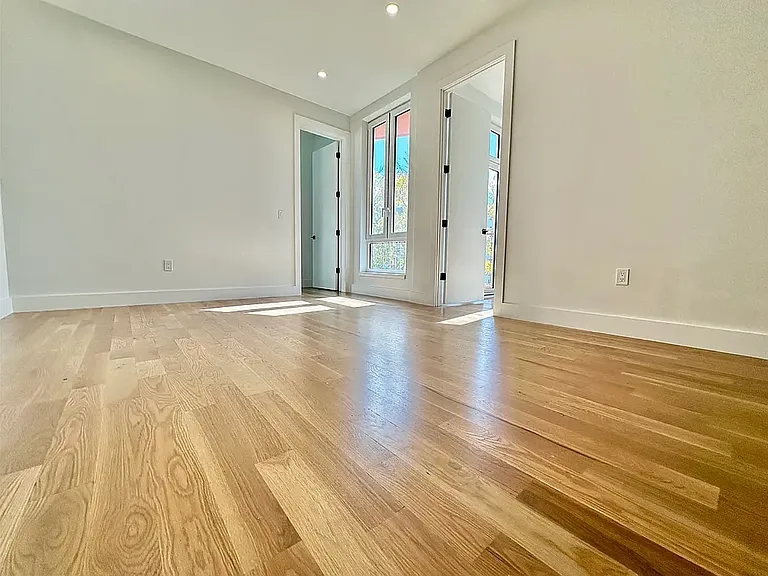 435 Meeker Ave #2A — Photo 16