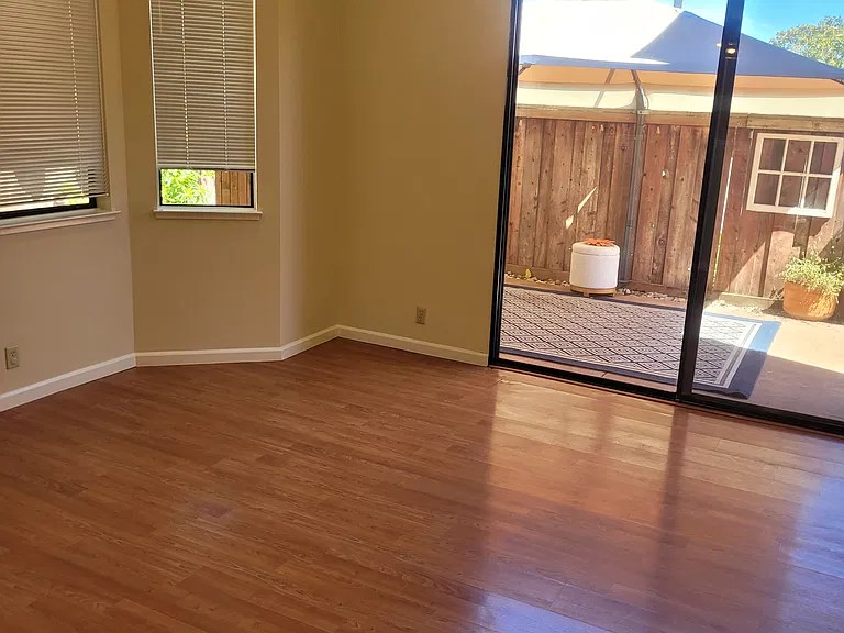 284 Crown Cir — Photo 25