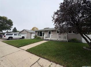 5532 2nd AVENUE N, Regina, SK S4R 5M5