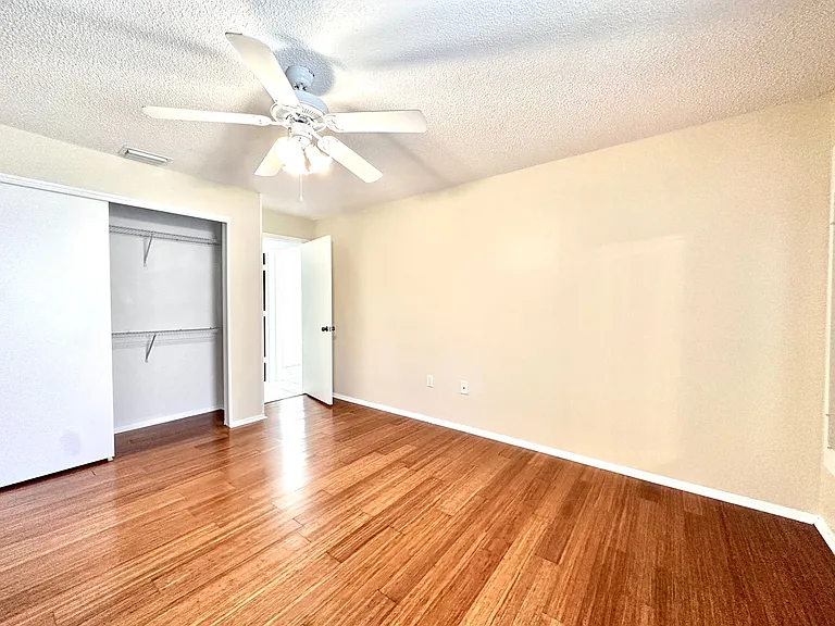1001 W Marion Ave #9 — Photo 24