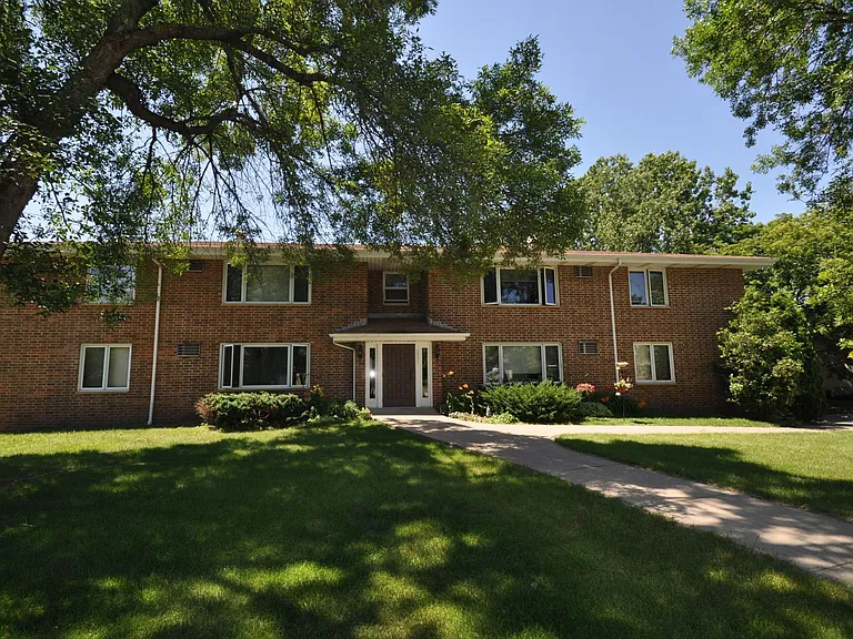 2805 Rolling Oaks Rd — Photo 6