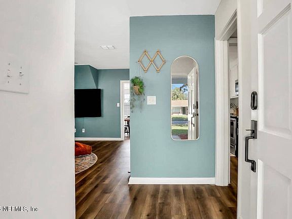 3rd image of 5448 LORI Drive S