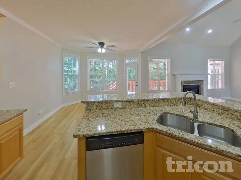 111 Beaverbrook Ln — Photo 6