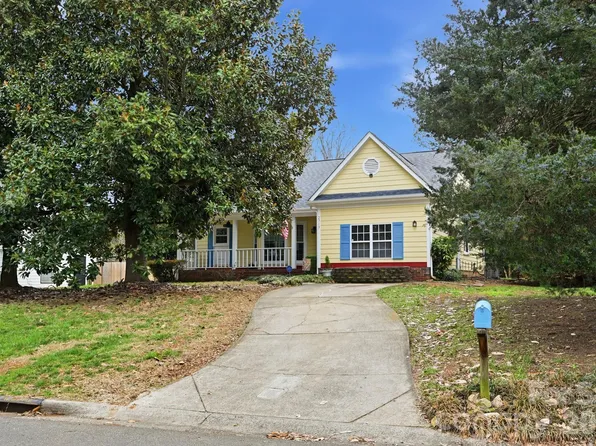 2717 Olde Whitehall Rd, Charlotte, NC 28273