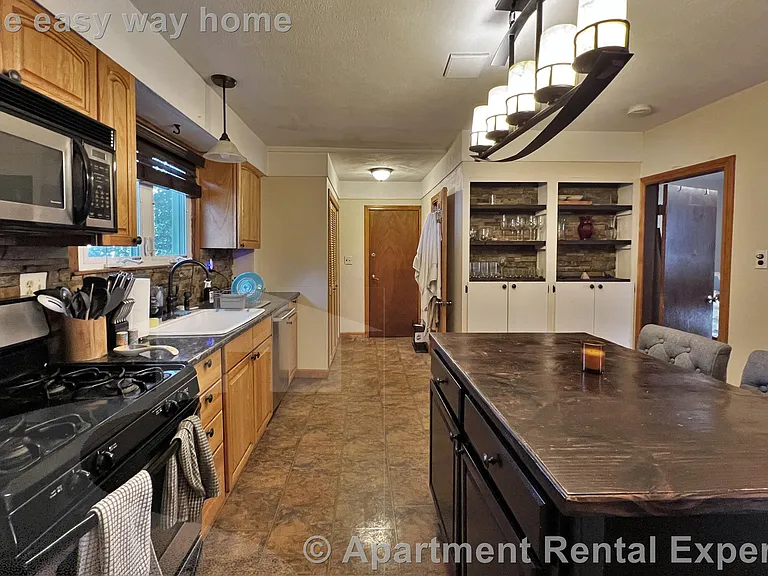10 Winchester Ct — Photo 11