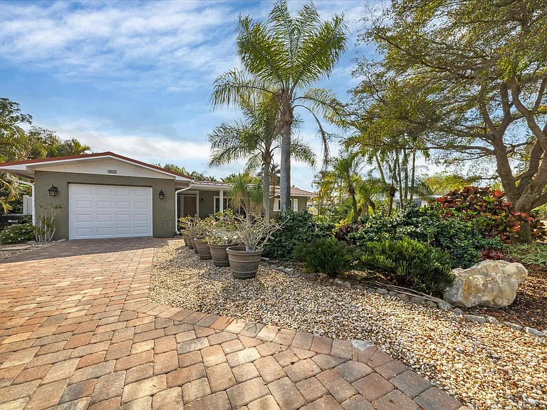521 Beach Park Blvd — Photo 3