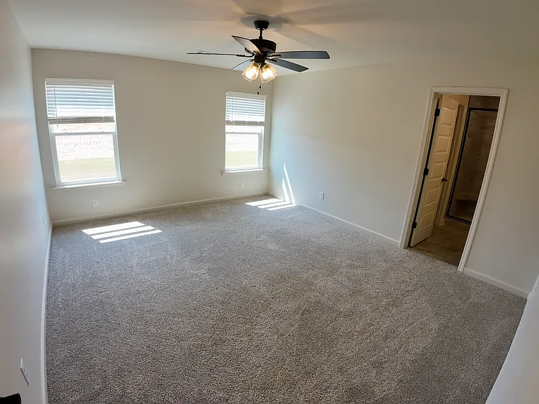 212 Kelton Ln — Photo 8