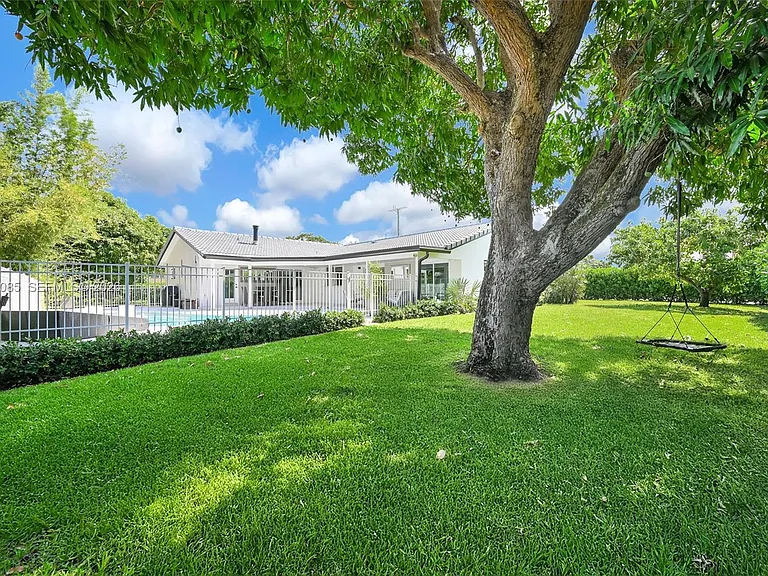 1001 NW 4th Ct — Photo 66