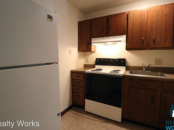 3rd image of 1228 E St #6
