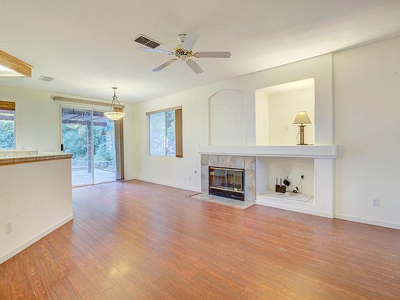 2nd image of 9191 Laguna Manor Dr