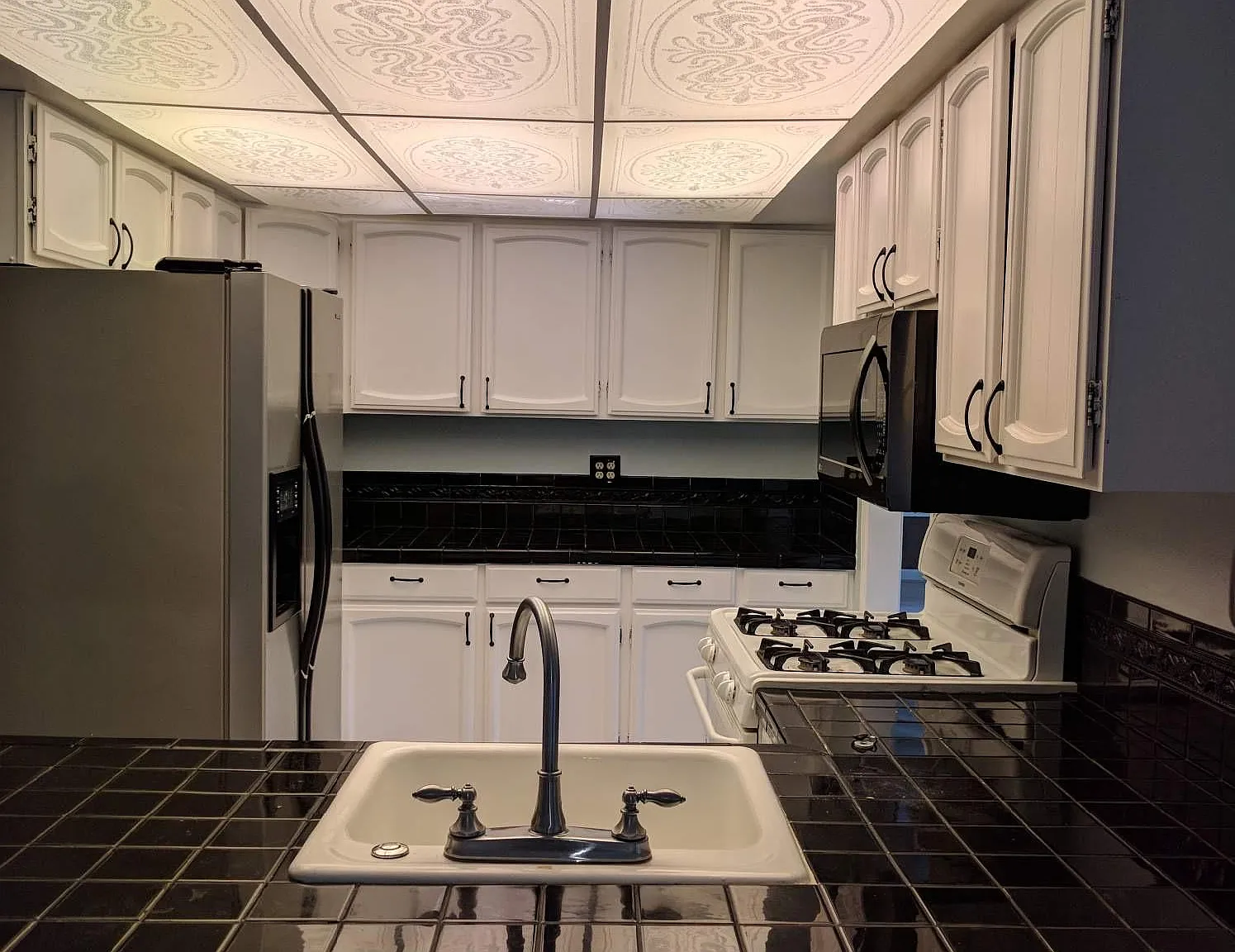 3 bed, 1600 sqft, $2,600 — Photo 2