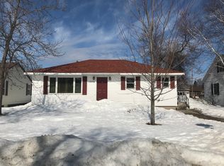 1306 10th St, International Falls, MN 56649
