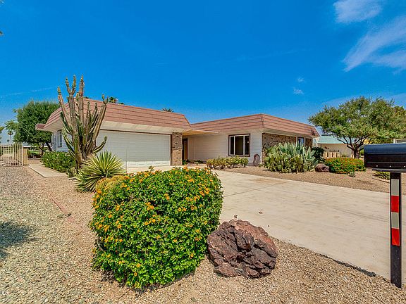 2nd image of 11010 W Palmeras Dr