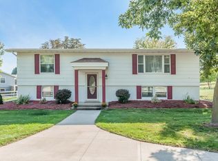 3179 Country Park Dr, Toddville, IA 52341