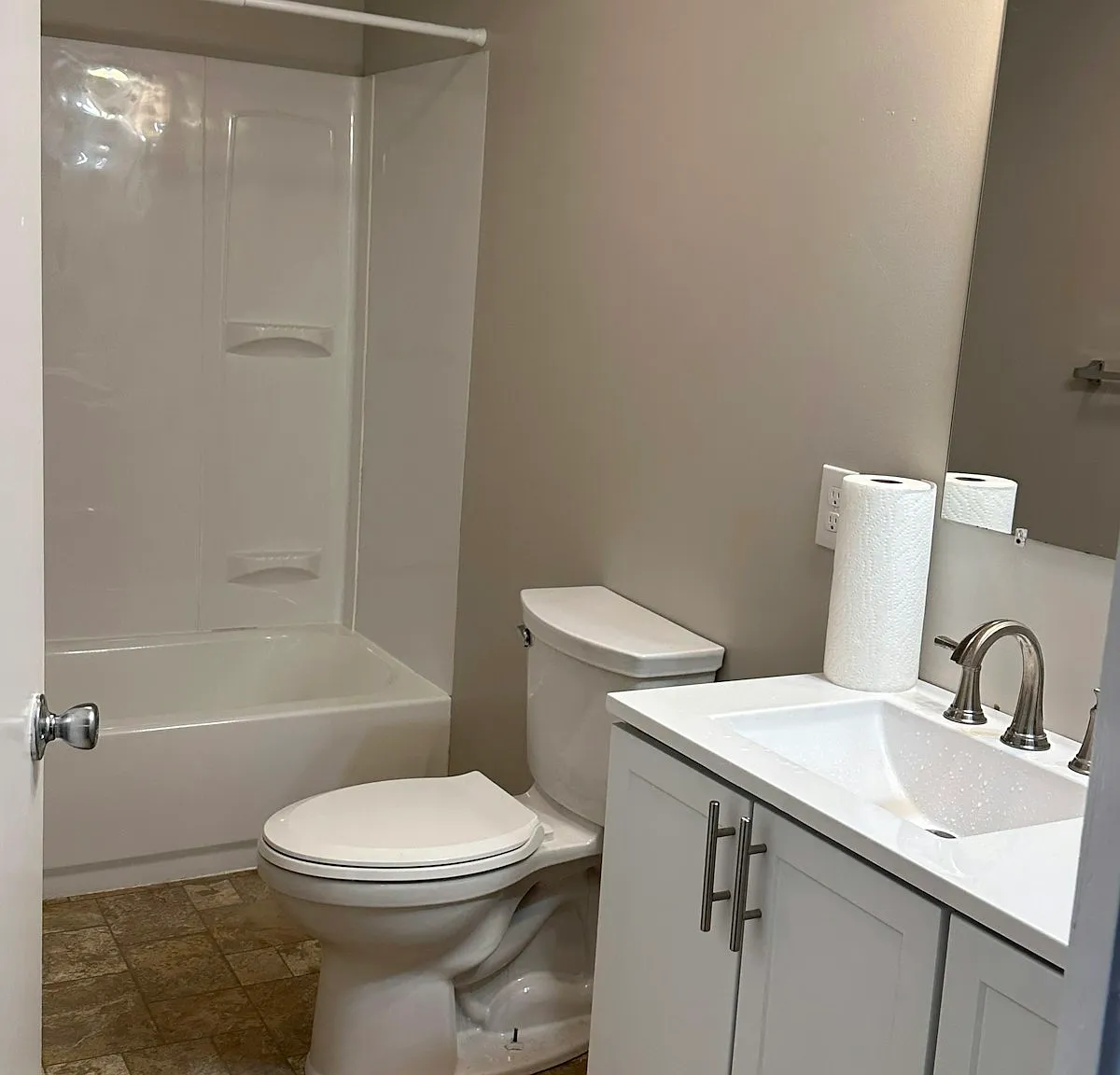 242 Fort Pleasant Avenue, Unit 1L — Photo 2