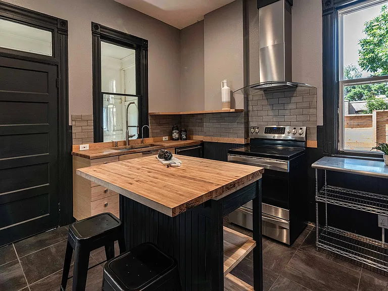 3201 Bruce Randolph Ave — Photo 6