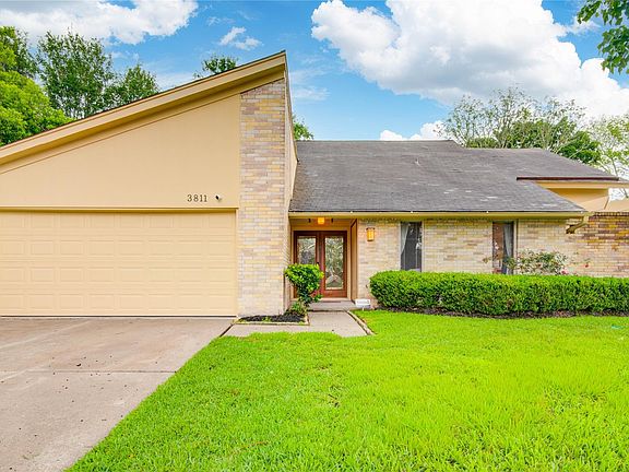 3rd image of 3811 Lamplighter Cir