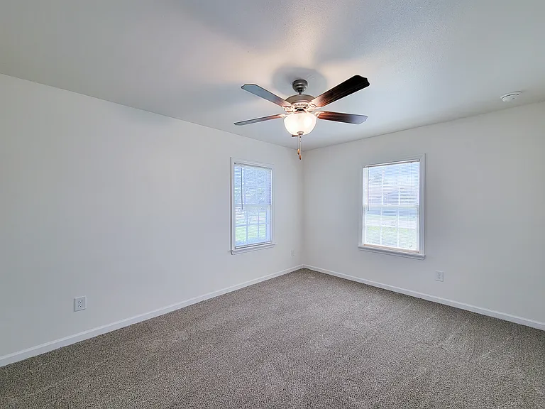 413 S Market St — Photo 19
