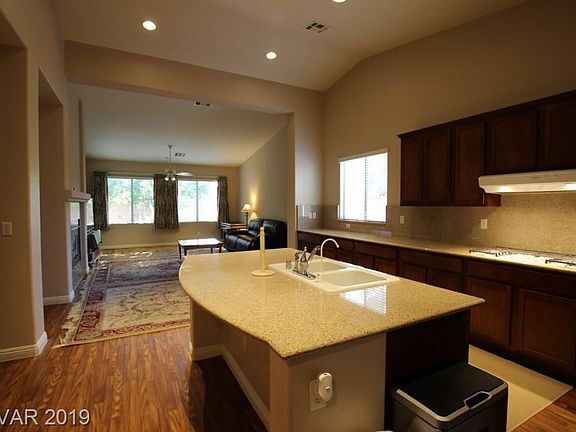 5th image of 8113 Hopscotch St