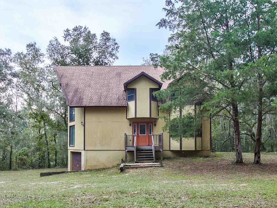 1st image of 379 NE Gardenia Way