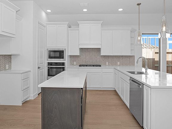 4th image of 19243 Satsuma Ridge Dr