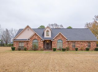 259 Cobbville Dr E, Canton, MS 39046