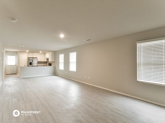 5th image of 5719 Elm Valley Dr