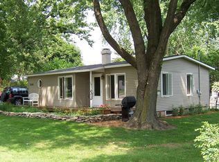 7302 Manor Rd, Crystal Lake, IL 60014