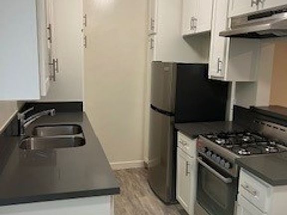 5th image of 1843 7th St APT 10