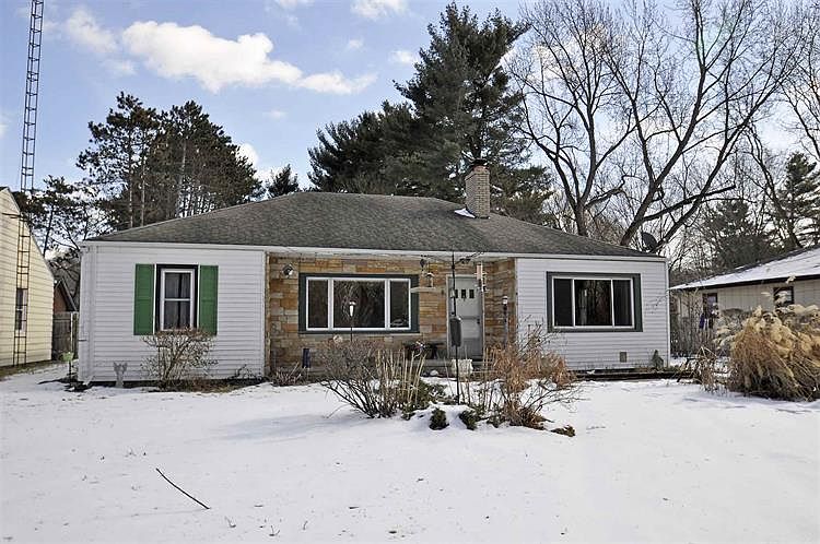 1st image of 53100 N Twyckenham Dr