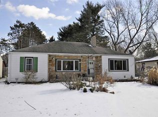 53100 N Twyckenham Dr, South Bend, IN 46637
