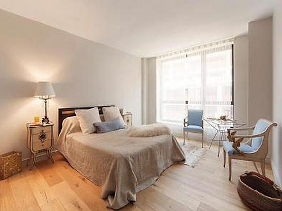 3rd image of 540 W 28th St APT 7D