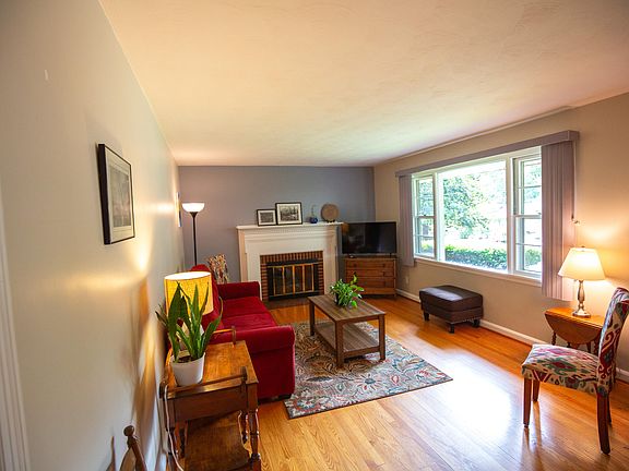 4th image of 3034 Timberlane Ave