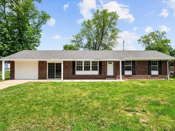 208 Aaron Dr, Belleville, IL 62220