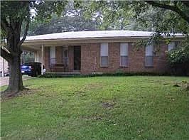 2nd image of 1404 W Twin Lakes Dr